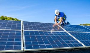 Installation et mise en production des panneaux solaires photovoltaïques à Saint-Hilaire-de-Brethmas